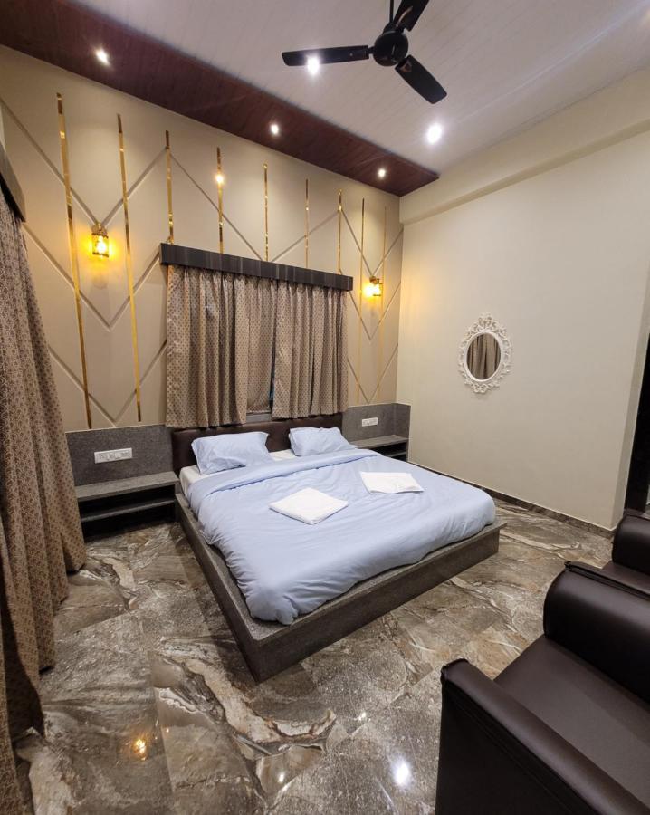 Mount Resorts Lonavala 5 Bhk Luxurious Villa With Private Pool And Full Size Cricket Football Turf Exterior photo